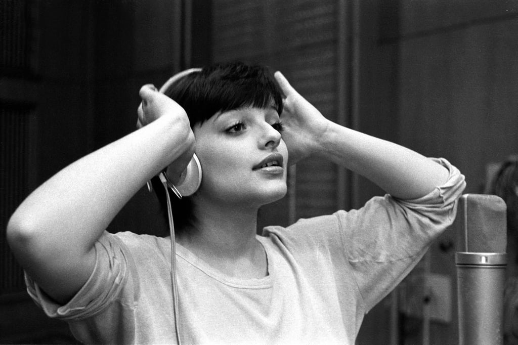 Nina Hagen im Jahr 1974 im DDR-Rundfunkstudio, bevor sie zur Punk-Ikone wurde.