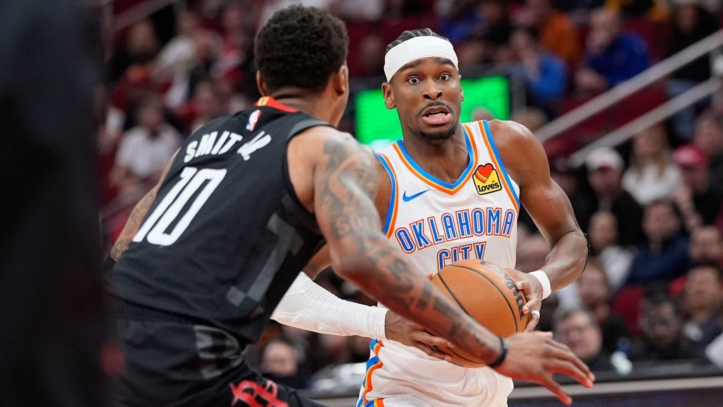 Shai Gilgeous-Alexander (rechts) war mit 20 Punkten erneut bester Werfer für die Oklahoma City Thunder im Spiel gegen die Houston Rockets.