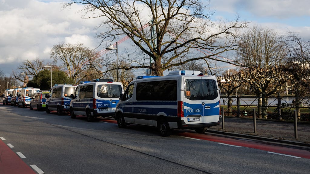 Der Main liegt nicht weit von der Schule.
