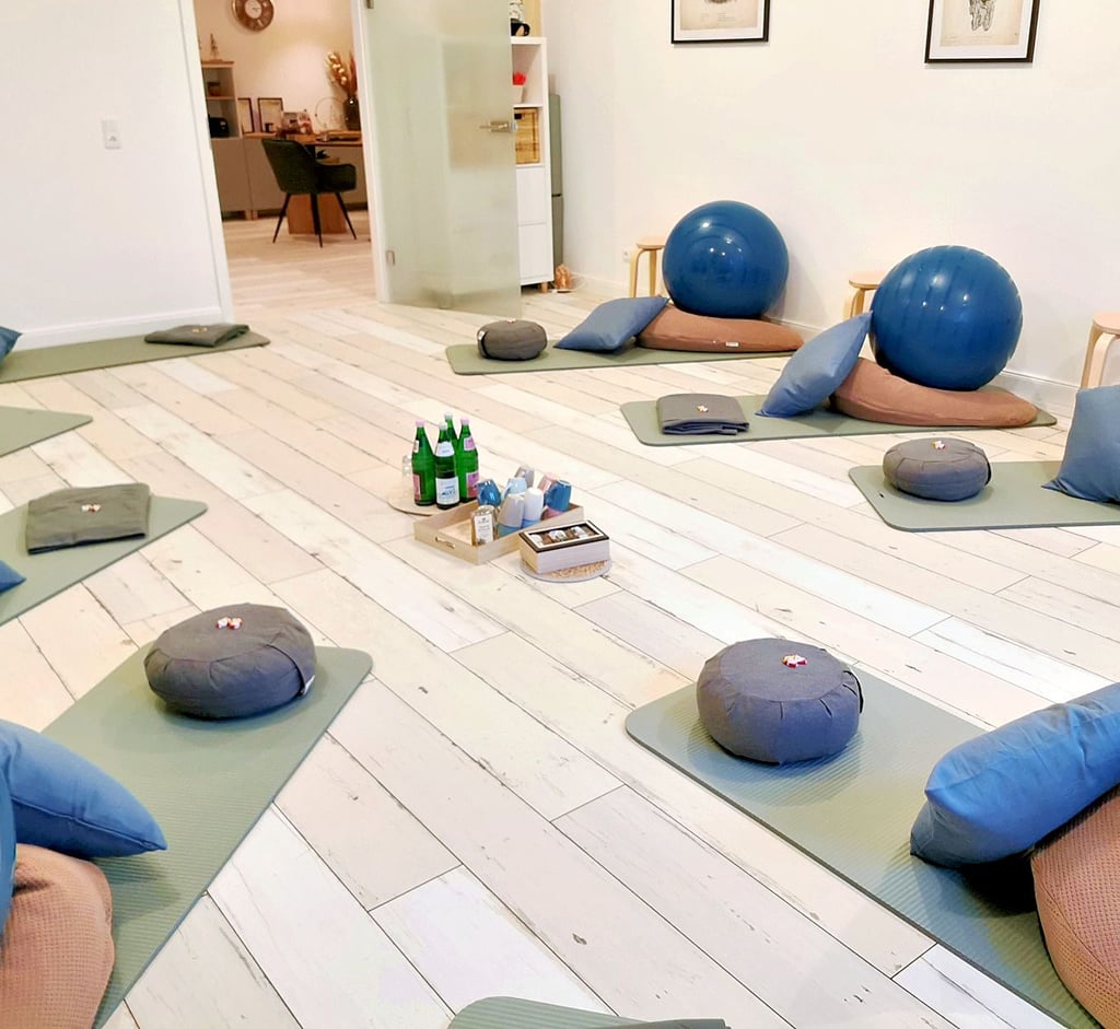Eine der Kursräume in der Hebammenscheune in Schönebeck. Hier können bis zu zehn schwangere Frauen einen der Kurse belegen. 