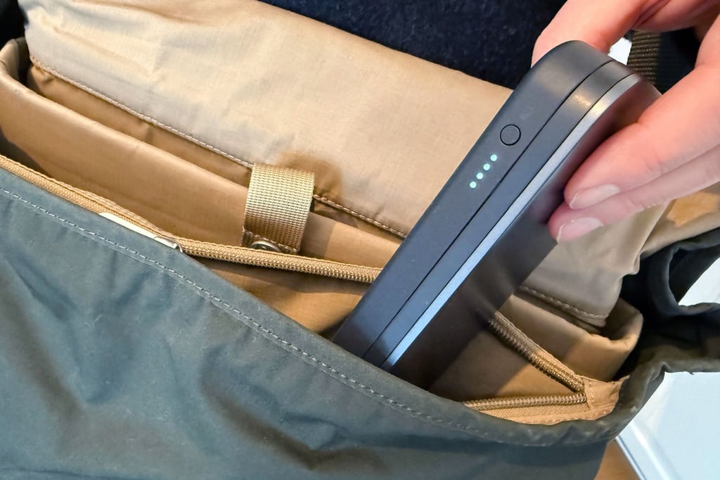 Nur noch im Handgepäck und mit maximaler Kapazität von 100 Wattstunden: Lufthansa begrenzt die Nutzung und Mitnahme von Powerbanks in Flugzeugen.
