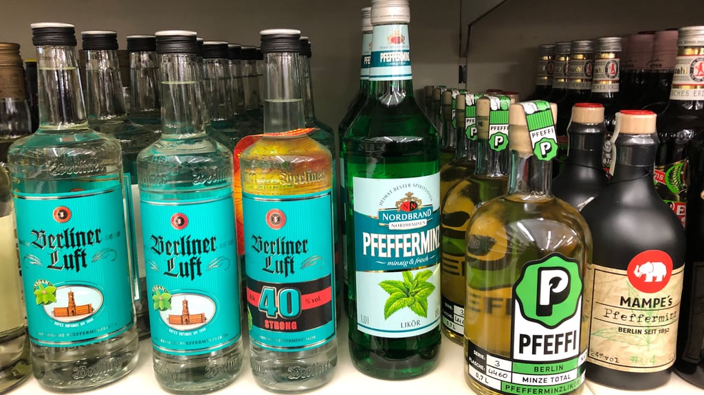 Der Pfefferminzlikör wurde in der DDR kurz „Pfeffi“ genannt.