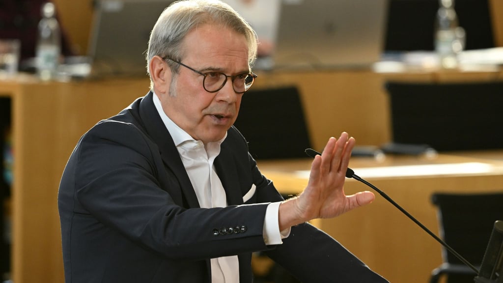 Keine Mehrheit für die AfD-Forderung nach einer Entlassung von Innenminister Georg Maier.