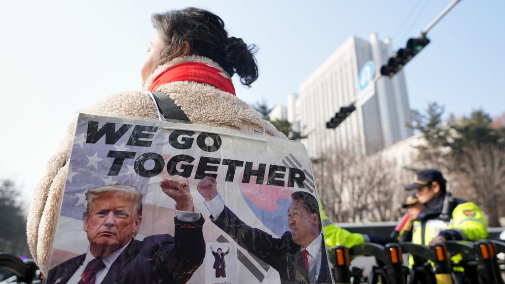 Die Anhänger von Südkoreas Ex-Präsident Yoon Suk Yeol hoffen auf Hilfe von Donald Trump.