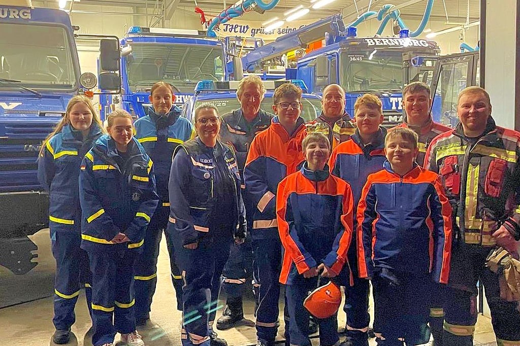 Die Nachwuchsretter der Jugenfeuerwehr zu Gast beim THW Bernburg. 