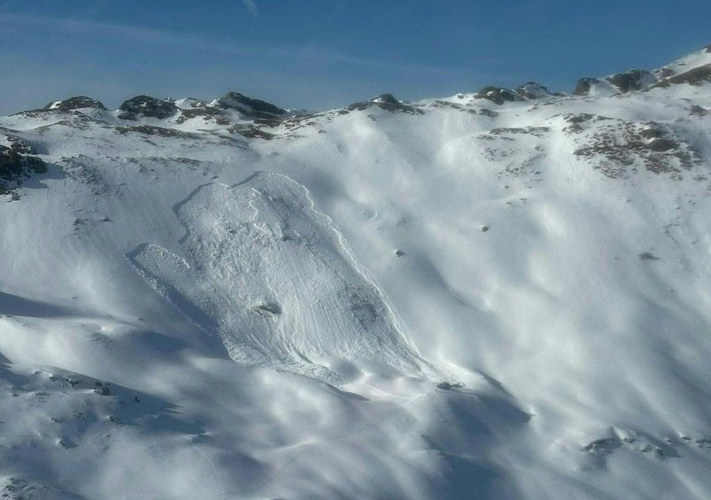 Im Raum Bad Hofgastein gab es einen Lawinenabgang - eine Frau starb in den Schneemassen.