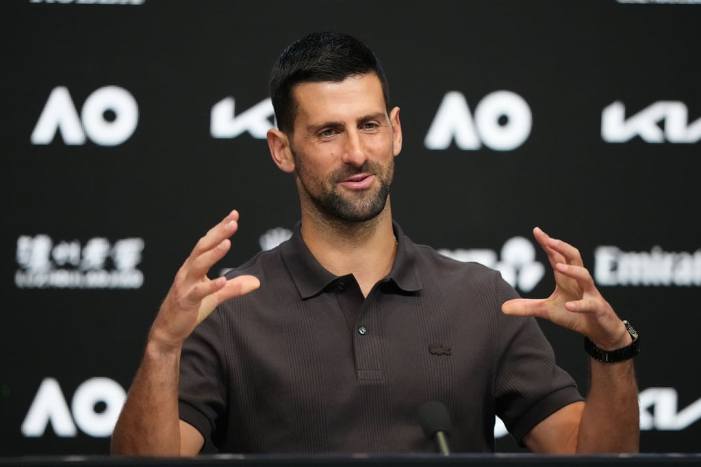 Novak Djokovic fordert in Melbourne Carlos Alcaraz und Jannik Sinner heraus.