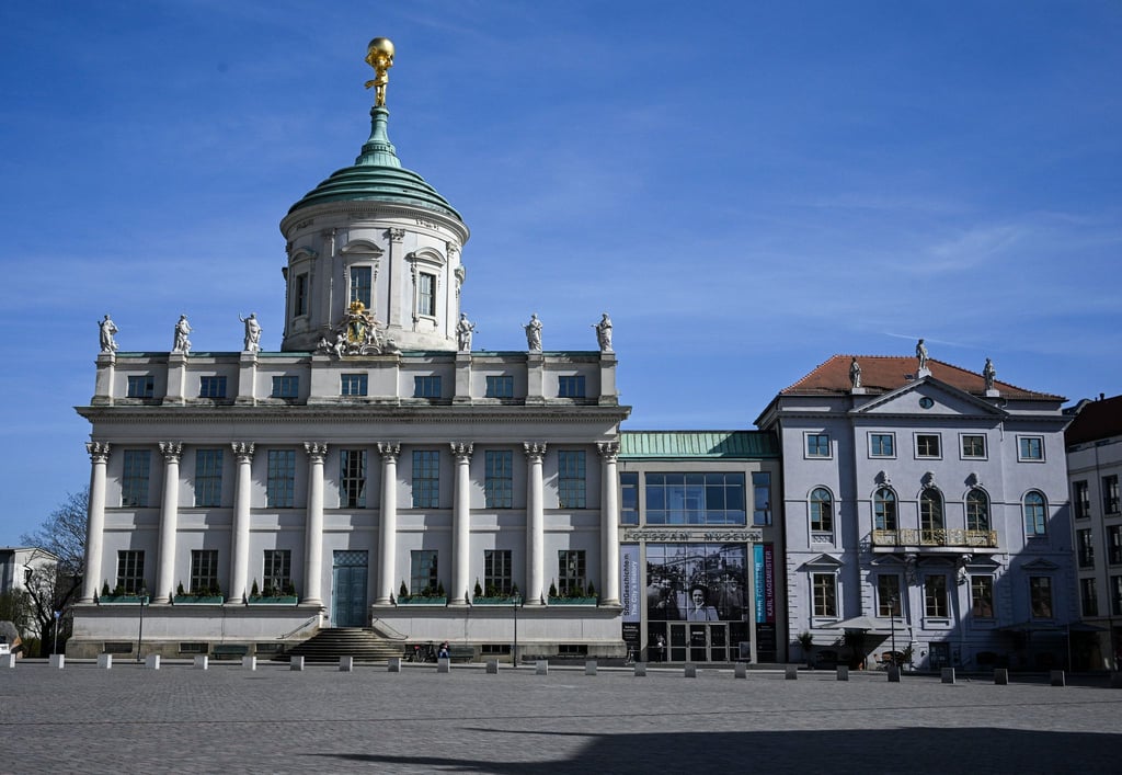 Der Alte Markt in Potsdam ist das historische Zentrum der Stadt - unter anderem mit dem Potsdam Museum. (Archivbild)