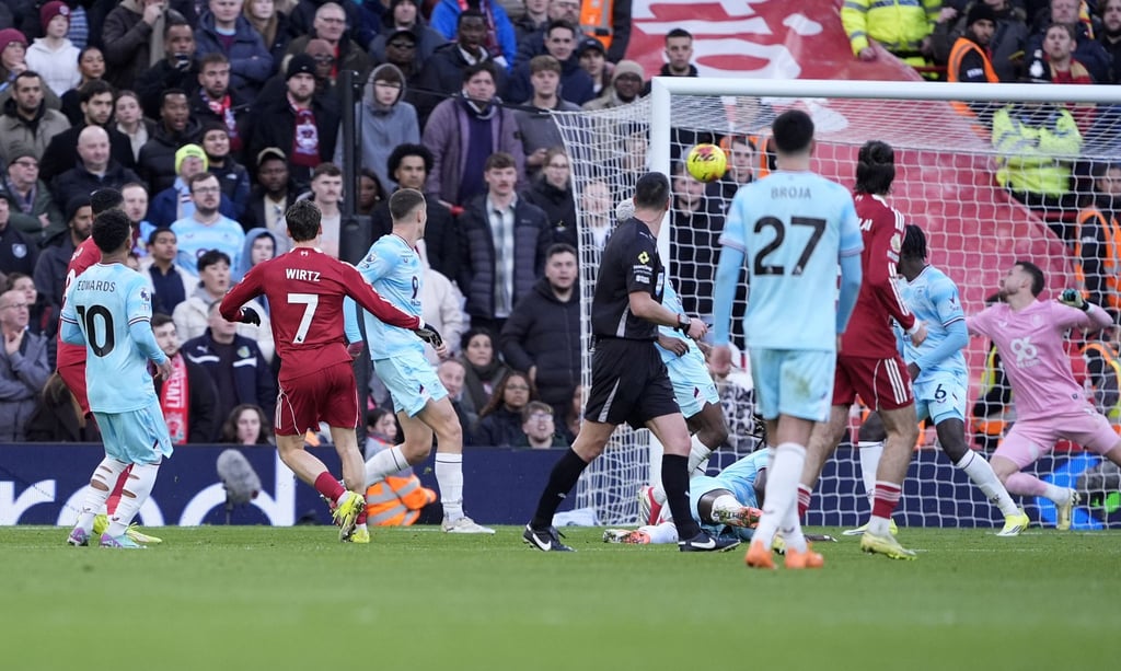Florian Wirtz (7) traf mit einem fulminanten Schuss zum 1:0.
