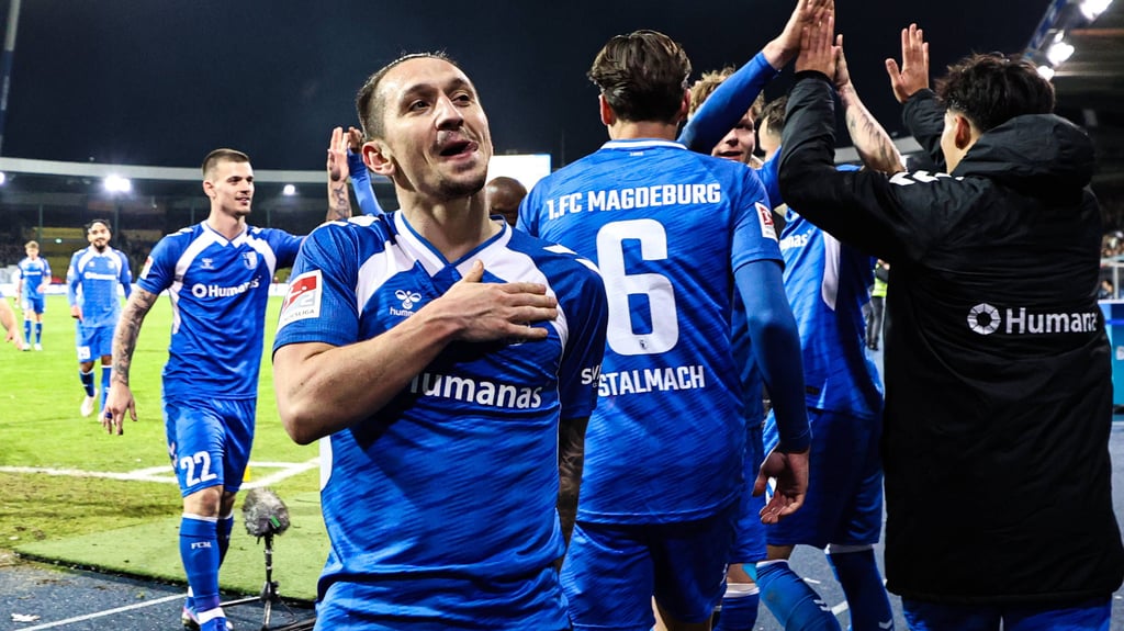 Baris Atik feiert den Auswärtssieg bei Eintracht Braunschweig mit den Fans des 1. FC Magdeburg und blickt schon voraus auf das kommende Heimspiel gegen Dynamo Dresden.