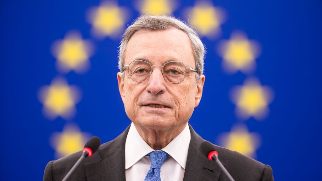 Der ehemalige Präsident der Europäischen Zentralbank (EZB) und frühere italienische Ministerpräsident Mario Draghi wird mit dem Karlspreis 2026 ausgezeichnet (Archivbild).