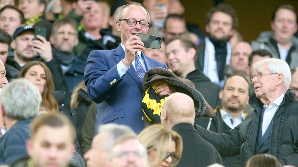 Bundeskanzler Merz zu Besuch beim BVB