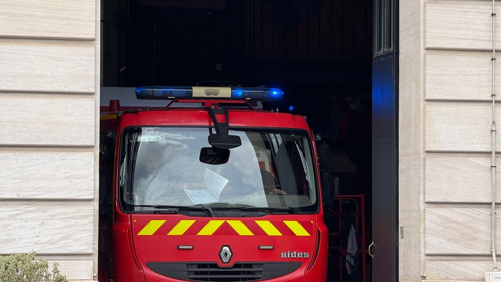 Bei einer Party ist in Paris der Boden einer Wohnung eingebrochen und 20 Menschen sind verletzt worden. (Symbolfoto).
