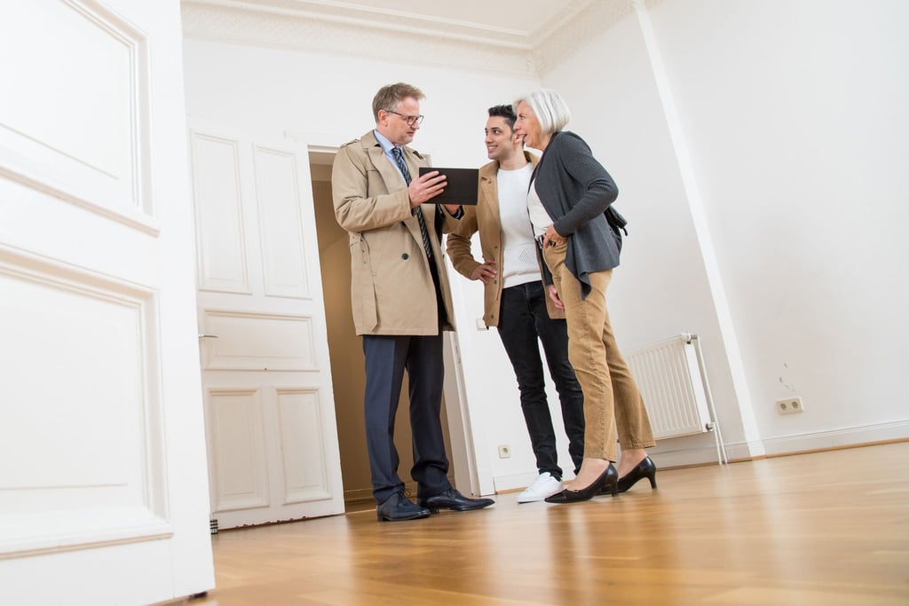 Wohnung oder Haus erworben? Dann geht zunächst auch die Wohngebäudeversicherung des Vorbesitzers auf Sie über.