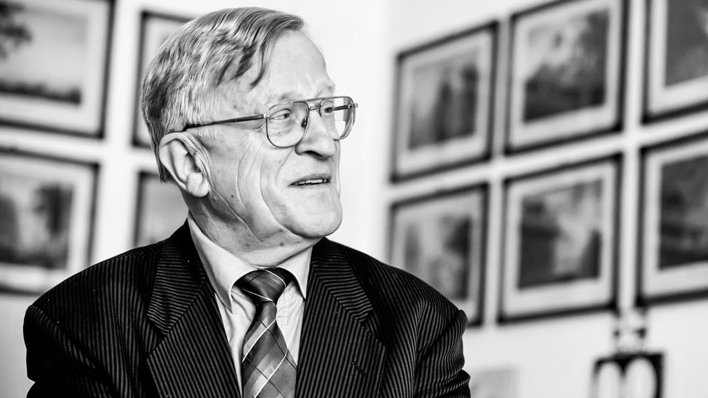 Forscher, Mentor, Gartenreich-Aktivist: Erhard Hirsch 2008 in seiner halleschen Wohnung