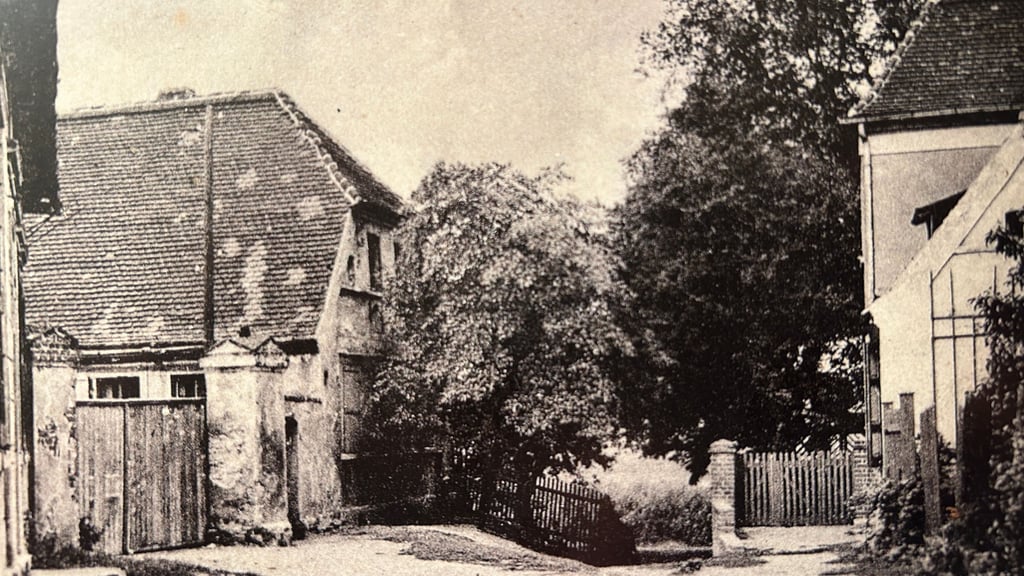 Auf diesem Grundstück links in der Bildecke liegt der Ursprung der Gemeinde Biederitz