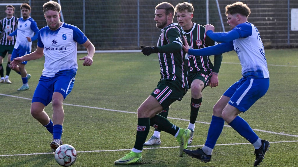 Max Kulke (M.) setzte beim Test gegen Stahl Brandenburg die Glanzpunkte.
