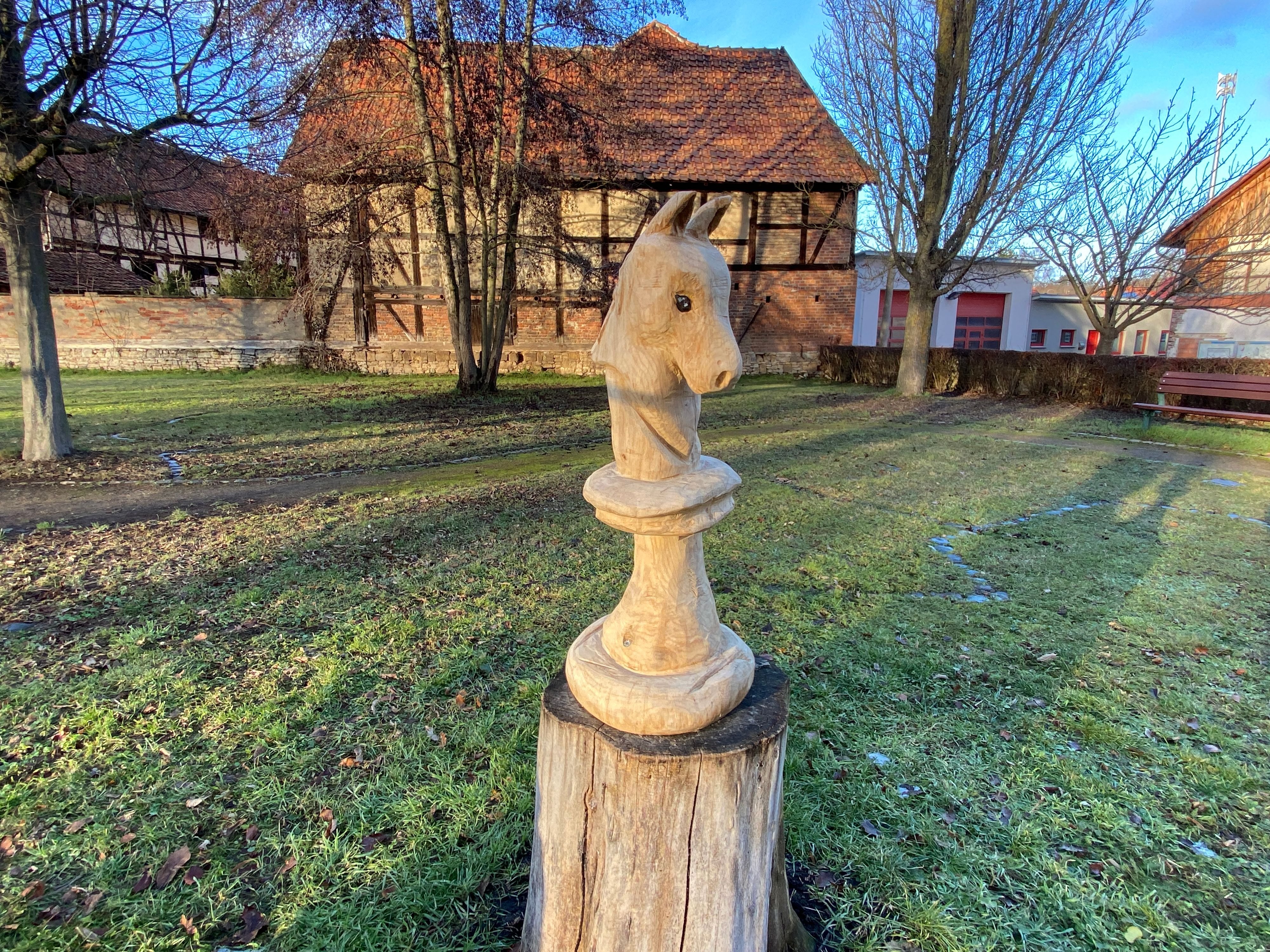 Grünanlagen im Harz: Ströbecker Verein setzt auf Holzkunst im dorfeigenen Europapark