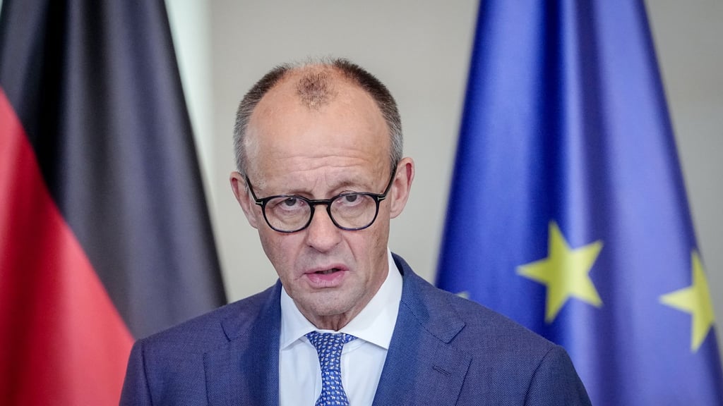 Bundeskanzler Friedrich Merz (CDU) reagiert mit europäischen Partnern auf Trumps Ankündigungen. (Archivbild)