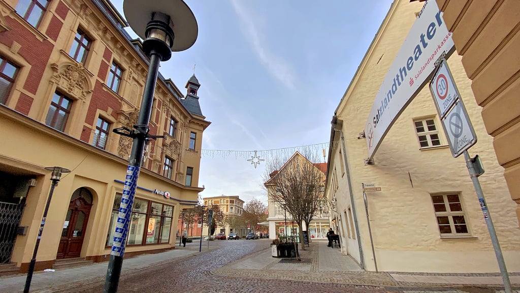 Die Advents- und Weihnachtsbeleuchtung in der Steinstraße.