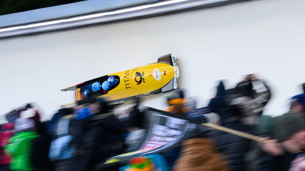 Johannes Lochner holt auch den Viererbob-Gesamtweltcup.