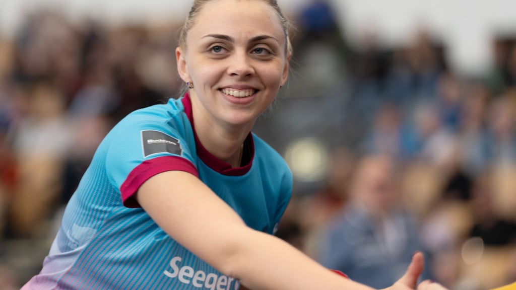 Tischtennis-Spielerin Sabina Surjan vom TTC Berlin Eastside beim gemeinsamen Bundesliga-Spieltag der Berliner Frauen und der Düsseldorfer Männer.