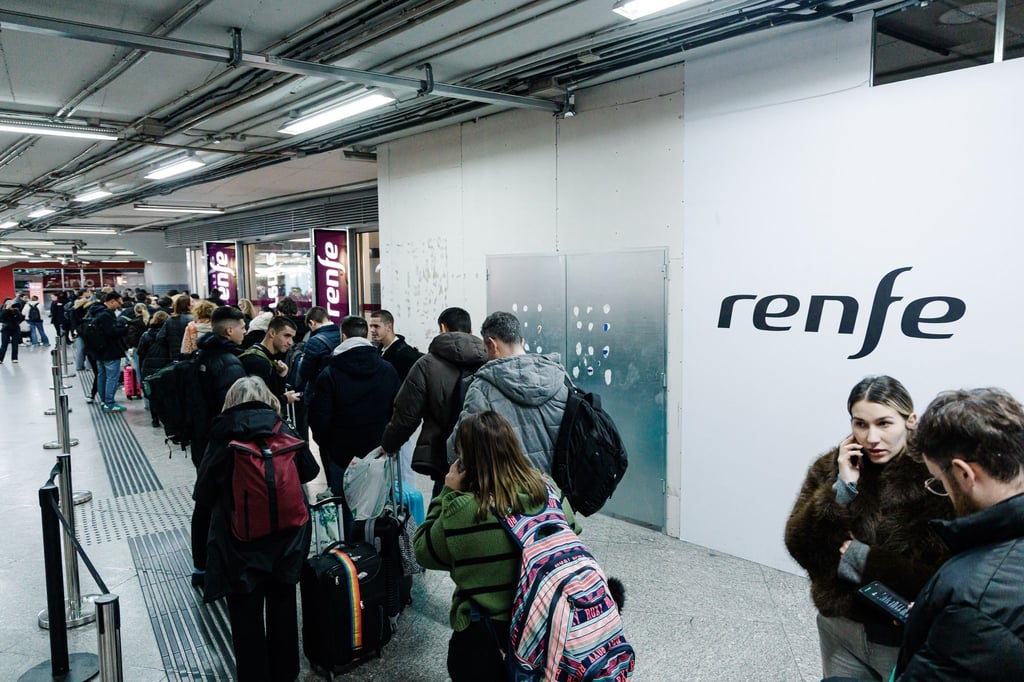 Der Verkehr auf der wichtigen Strecke zwischen Madrid und Andalusien ist bis auf weiteres unterbrochen.