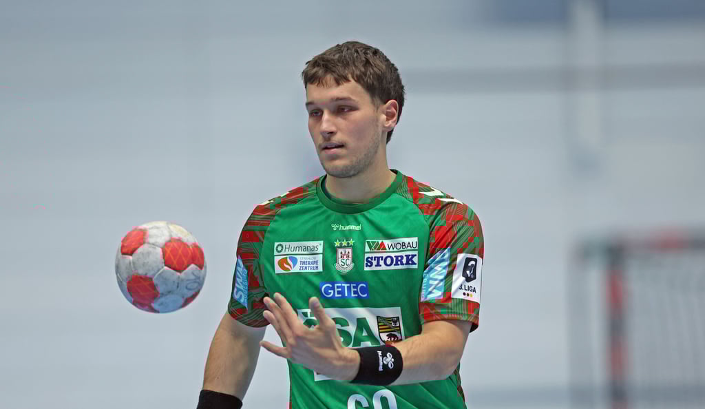 Niklas Döbbel hat aufgrund eines Zweitspielrechts in dieser Saison auch schon acht Spiele für Dessau-Roßlau in der 2. Liga bestritten.