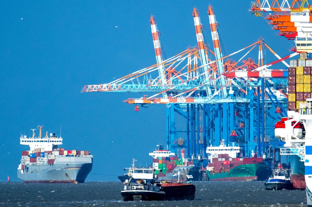 Für militärisch nutzbare Hafeninfrastruktur sollen 1,35 Milliarden Euro vom Bund nach Bremerhaven fließen. (Archivbild)