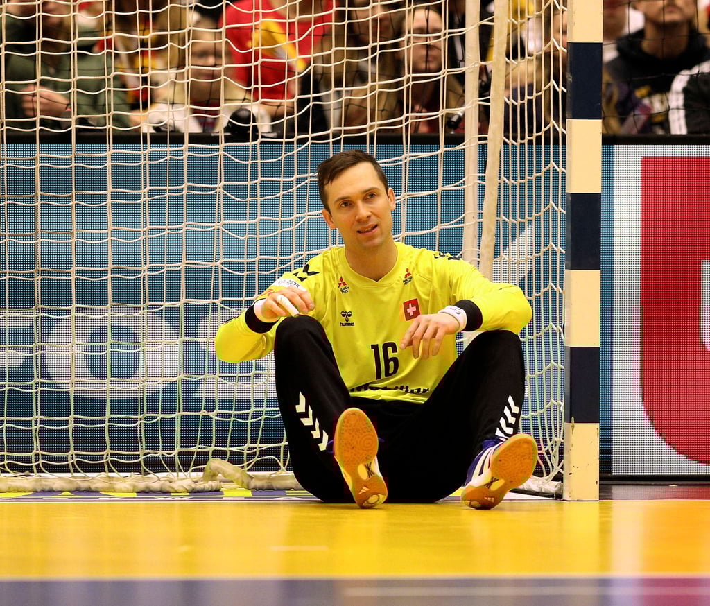 Nikola Portner legte im Schweizer Tor elf Paraden hin und ist trotzdem frustriert. Denn nur ein Wunder kann das EM-Aus noch verhindern.