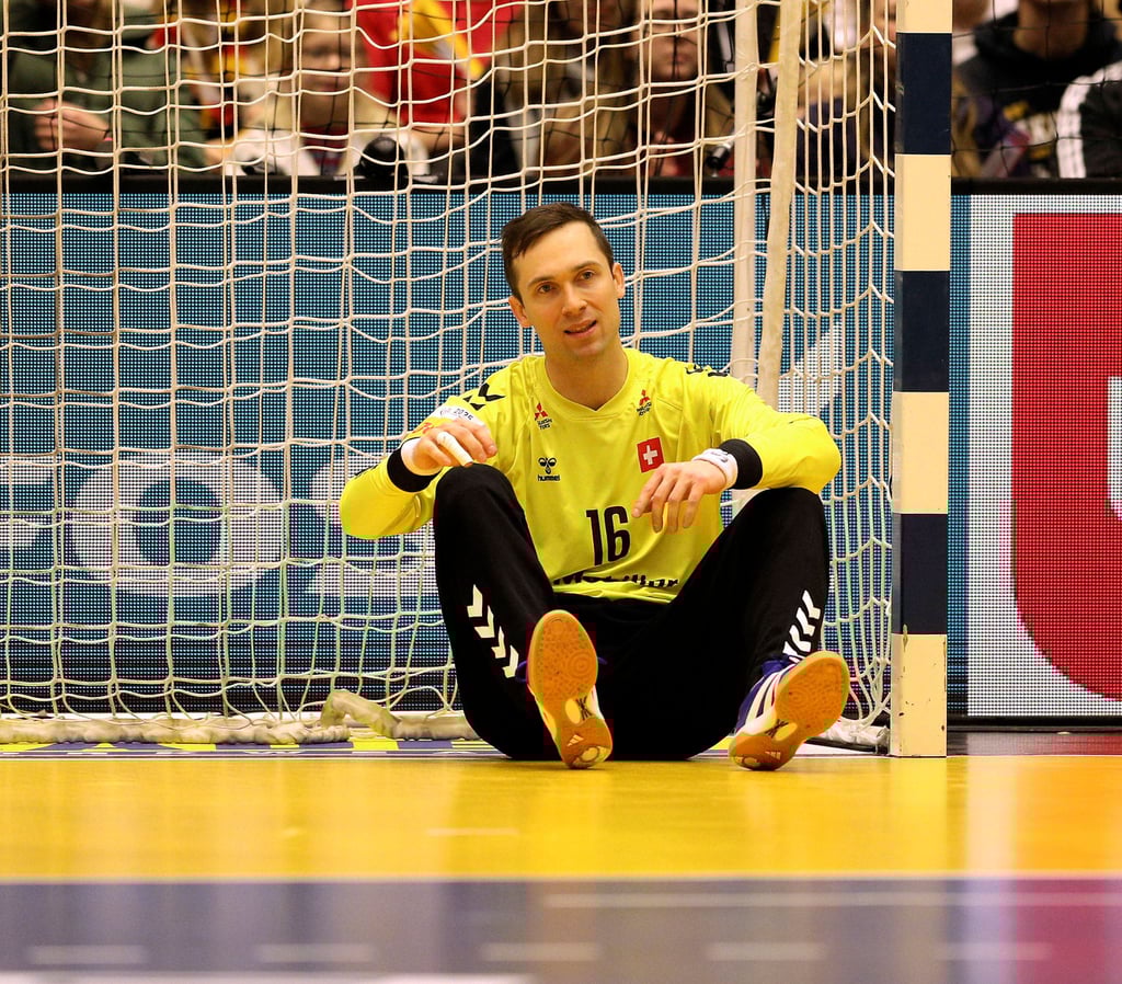 Nikola Portner legte im Schweizer Tor elf Paraden hin und ist trotzdem frustriert. Denn nur ein Wunder kann das EM-Aus noch verhindern.