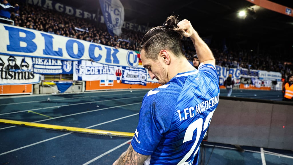 Baris Atik bejubelt seinen Treffer für den 1. FC Magdeburg bei Eintracht Braunschweig.