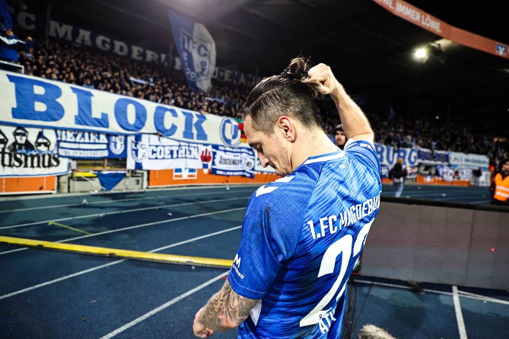 Baris Atik bejubelt seinen Treffer für den 1. FC Magdeburg bei Eintracht Braunschweig.