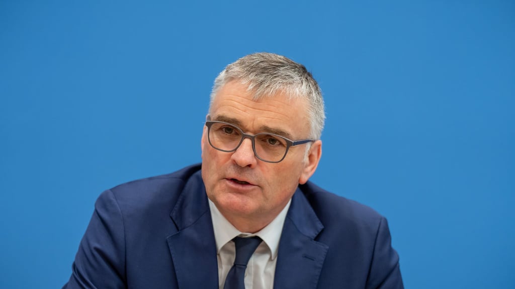 Regierungssprecher Kornelius nennt US-Zolldrohungen inakzeptabel