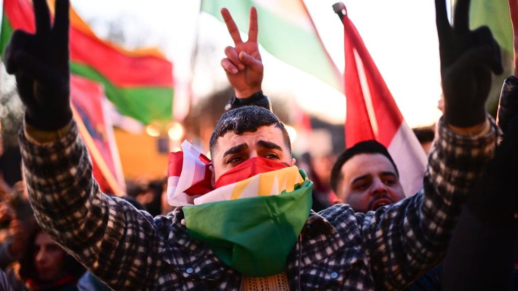 Der Besuch von Al-Scharaa wurde von syrischer Seite abgesagt.