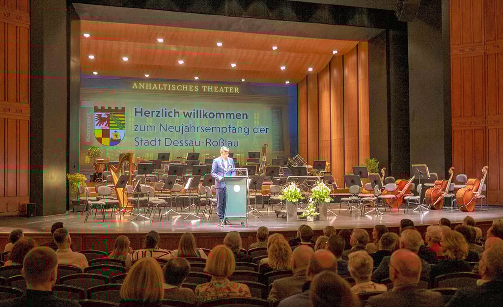 Im Anhaltischen Theater in Dessau fand am Sonntagabend der Neujahrsempfang der Stadt Dessau-Roßlau statt.