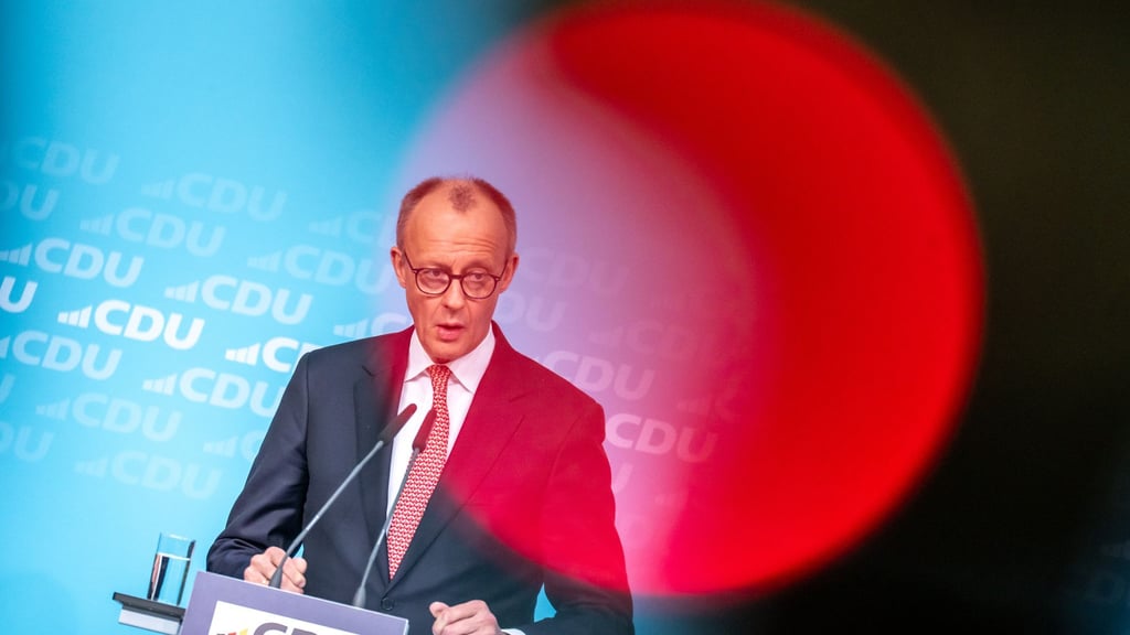 „Unsere Wirtschaft ist noch nicht wieder ausreichend in Schwung“, sagt Friedrich Merz.