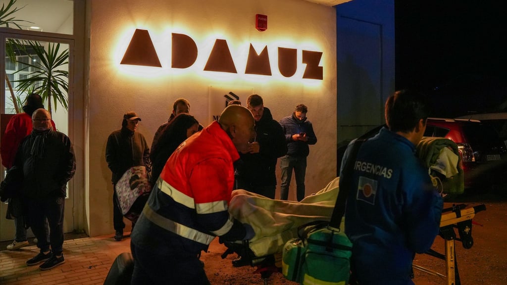 Die Zahl der Toten bei dem Zugunglück in Spanien ist gestiegen.