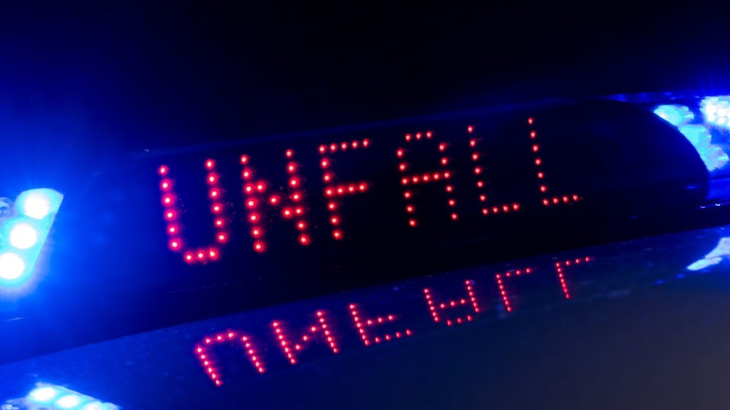 Auf der Kreuzung zur L193 in Tröglitz hat es einen schweren Unfall gegeben.&nbsp;