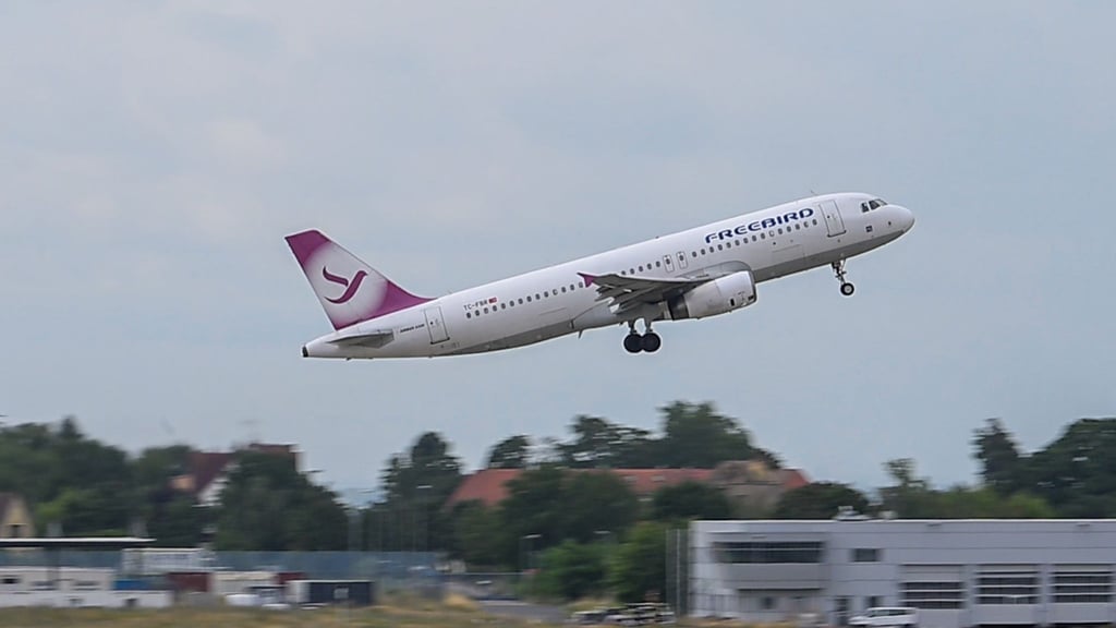 Ein Flugzeugstart in Leipzig/Halle 