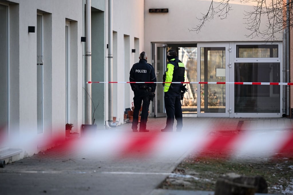 Ein Kind ist bei einem Unfall in einer Kita tödlich verletzt worden.