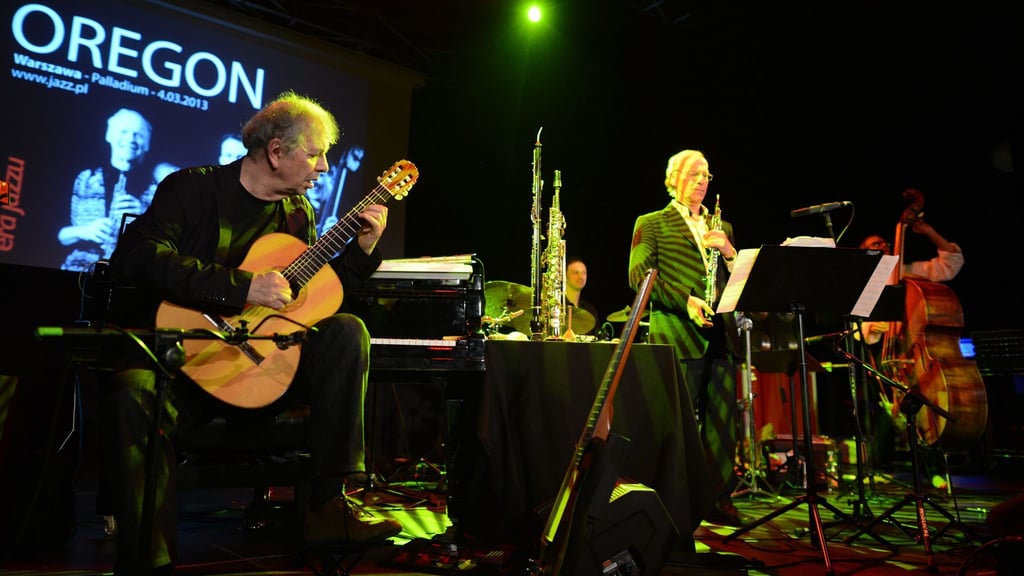 Der US-Jazzgitarrist Ralph Towner (links) ist im Alter von 85 Jahren in Rom gestorben. (Archivbild)