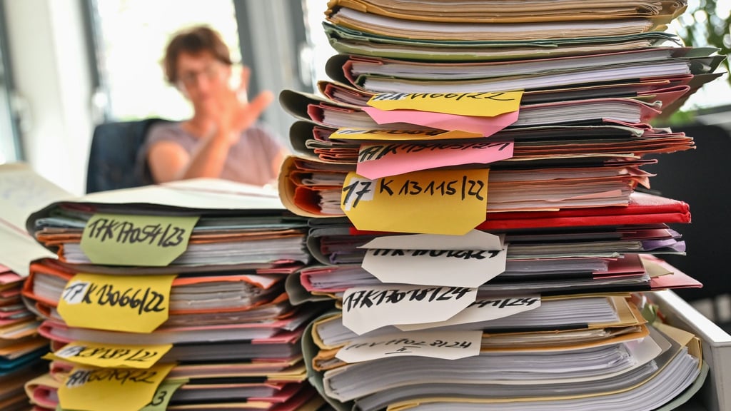 Die Brandenburger Landesregierung will mehr Bürokratie abbauen (Archivbild).