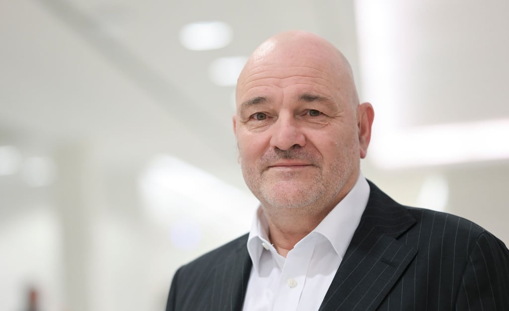 Laut Finanzminister Robert Crumbach müssen die Ausgaben in den kommenden beiden Jahren reduziert werden. (Archivbild)