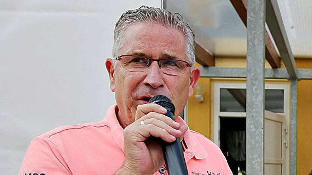 Ralf Klar ist der Ortsbürgermeister in Neu Königsaue. Hier zu sehen bei der Einweihung des sanierten Dorfgemeinschaftshauses. 