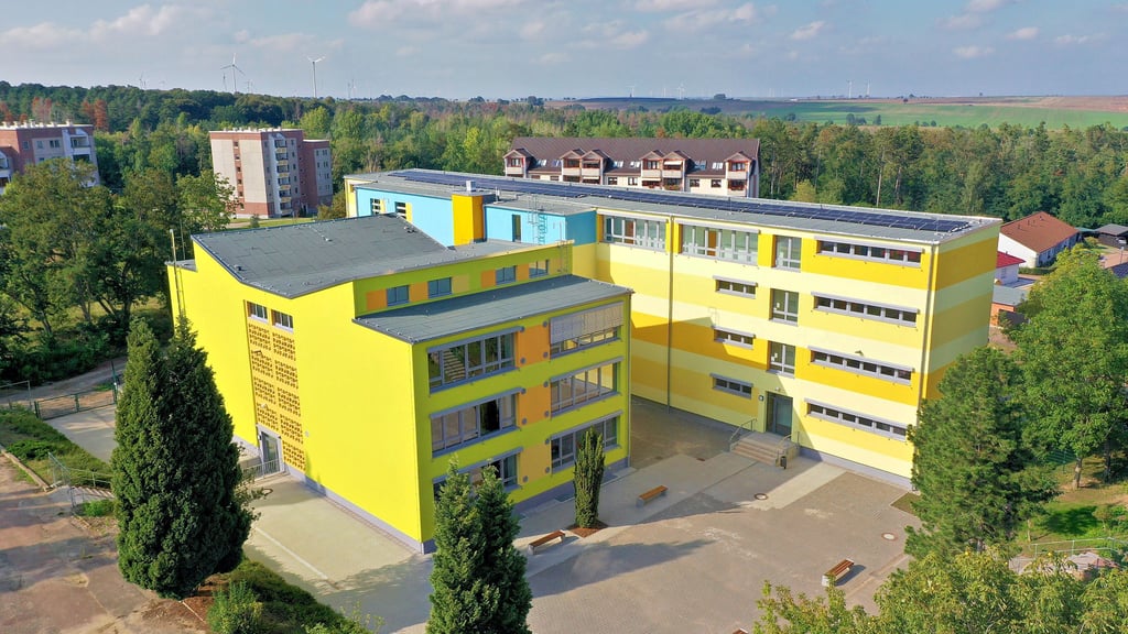 Blick auf die Novalisgrundschule in Hettstedt. 