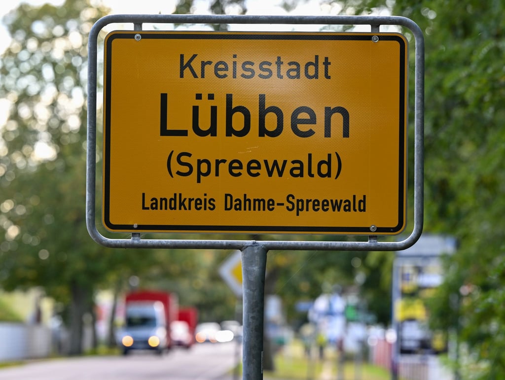 Die Stadt Lübben liegt mitten in der Urlaubsregion des Spreewalds mit vielen Wasserwegen und kleinen Häfen. (Archivbild)