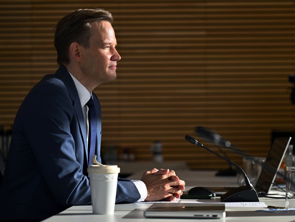 Der Virologe Hendrik Streeck wurde im Thüringer Corona-Untersuchungsausschuss befragt.