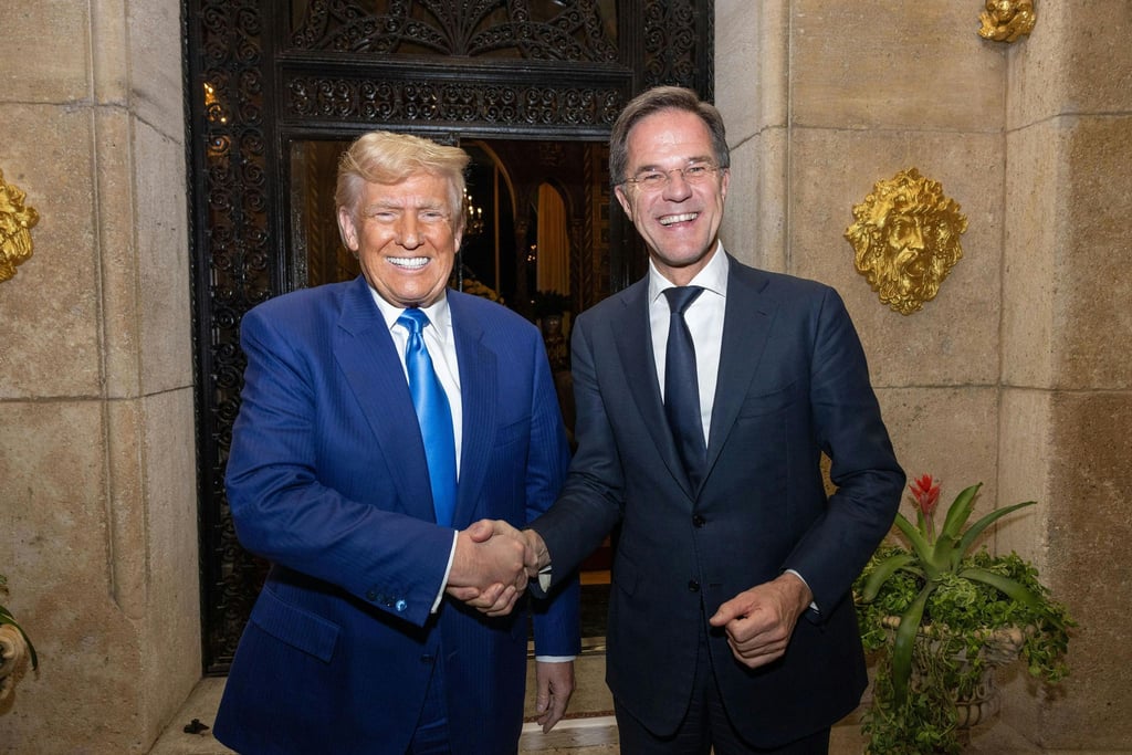 Schmeicheleien von Rutte (r) finden in Trump einen gewogenen Empfänger. (Archivbild)