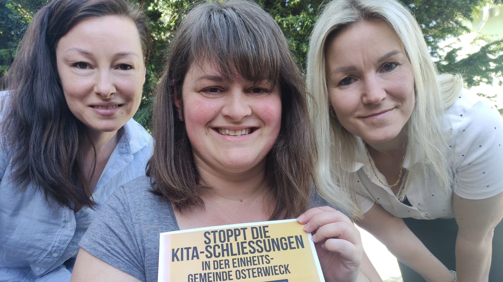 Franziska Kipry, Marcella Huchel und Nadine Richter (v. l.) haben gemeinsam mit Mandy Pinske eine Petition gegen die Kita-Schließung in Rohrsheim auf die Beine gestellt. Sie wurde jüngst im Petitionsausschuss des Landtags Sachsen-Anhalt behandelt.